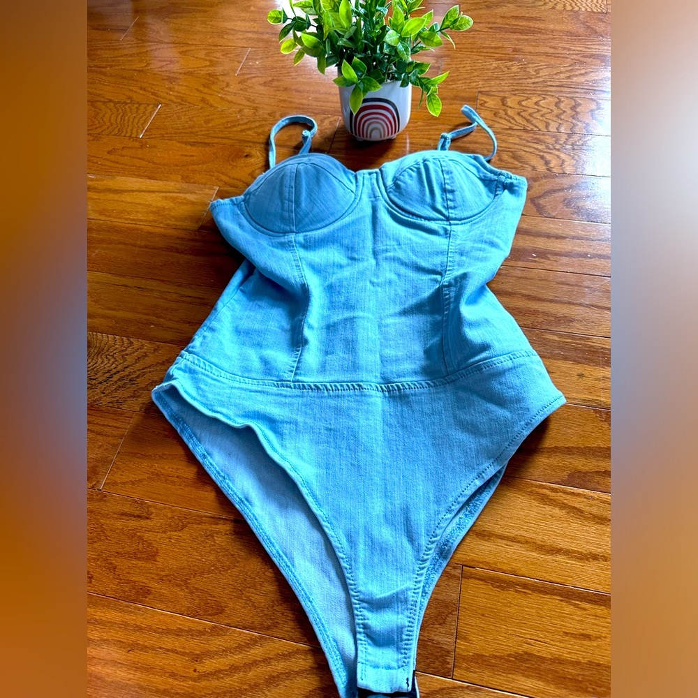 Women’s bodysuit